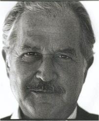 Carlos Fuentes.jpg - CARLOS FUENTES Escritor contemporáneo. Autor de obras excepcionales como ''La región más transparente'', ''Aura'' o ''La muerte de Artemio Cruz''. Escribe frecuentemente en el diario EL PAIS. 